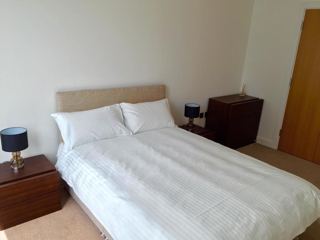 Olympic One Eighty Apartment Ilford Room photo