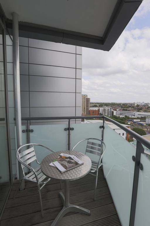 Olympic One Eighty Apartment Ilford Room photo